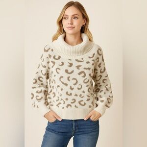 Miracle USA Leopard Print Cowl Neck Sweater â Sz S/M EUC